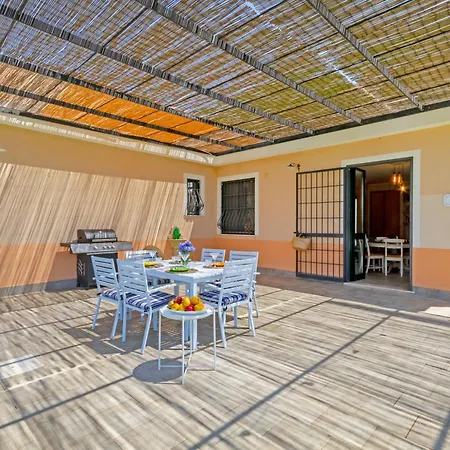 Вілла La Rossi With Pool 4