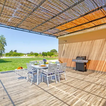 Вілла La Rossi With Pool 4 *