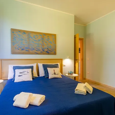 La Rossi With Pool 4 *