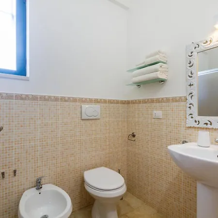 别墅 La Rossi With Pool 4 加利波利