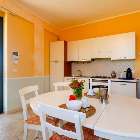 别墅 La Rossi With Pool 4 *