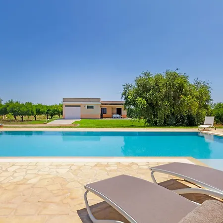 La Rossi With Pool 4 Вілла *