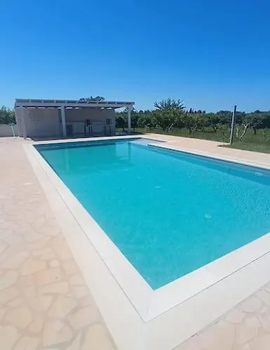 Villa La Rossi With Pool 4 *