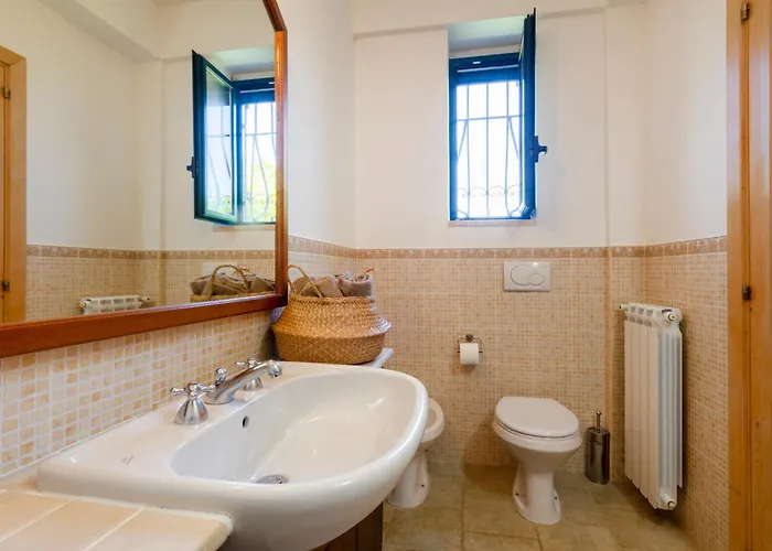 Villa La Rossi With Pool 4